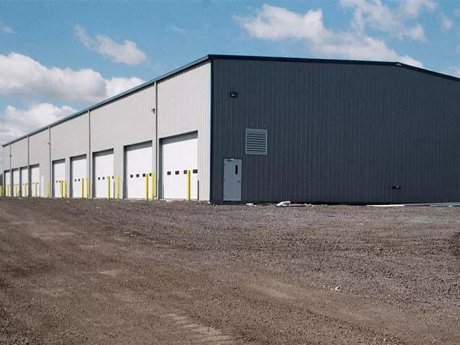 Naon sababaraha kagunaan anu paling populér pikeun baja prefabricated dina gedong anu praktis sareng geulis?